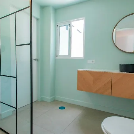 Countryside Elegant 4-bedroom Suite, Pool & Garden