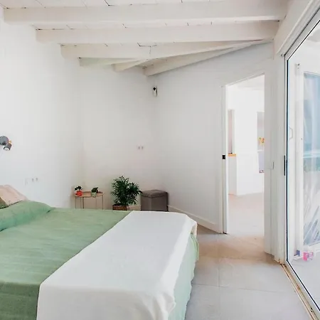 Countryside Elegant 4-bedroom Suite, Pool & Garden