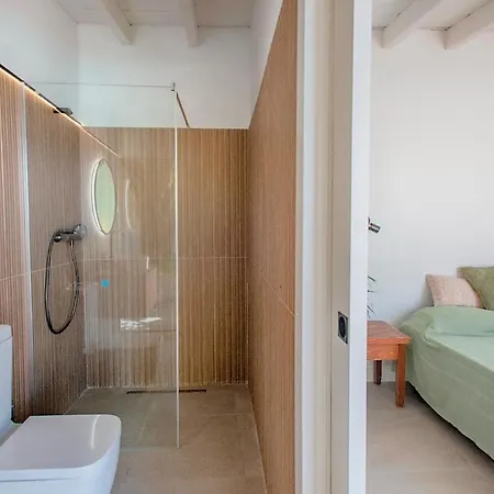Countryside Elegant 4-bedroom Suite, Pool & Garden * Los Menores