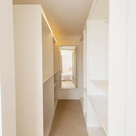 펜션 Countryside Elegant 4-bedroom Suite, Pool & Garden