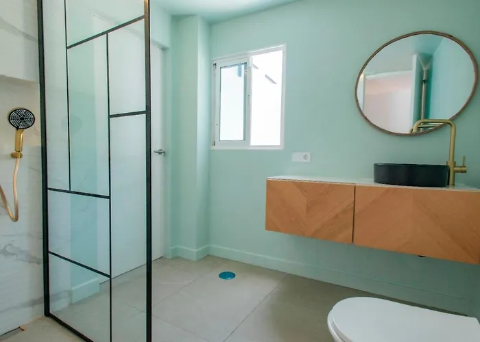 Countryside Elegant 4-bedroom Suite, Pool & Garden