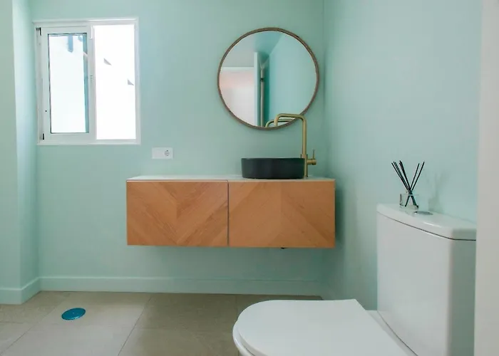 펜션 Countryside Elegant 4-bedroom Suite, Pool & Garden *