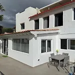 Ferienhaus Countryside Elegant 4-bedroom Suite, Pool & Garden Los Menores