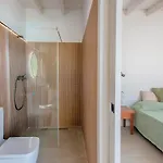 Countryside Elegant 4-bedroom Suite, Pool & Garden * Los Menores