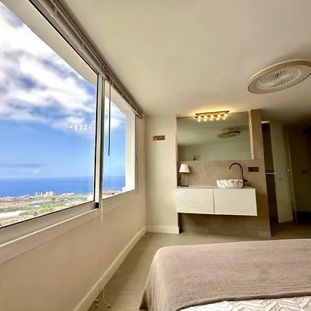 Countryside Elegant 4-bedroom Suite, Pool & Garden Holiday home Los Menores