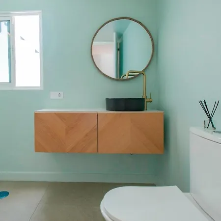 Holiday home Countryside Elegant 4-bedroom Suite, Pool & Garden *