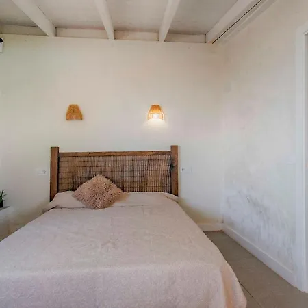 Countryside Elegant 4-bedroom Suite, Pool & Garden *