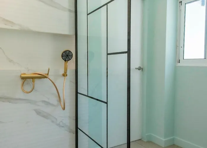 Countryside Elegant 4-bedroom Suite, Pool & Garden * Los Menores