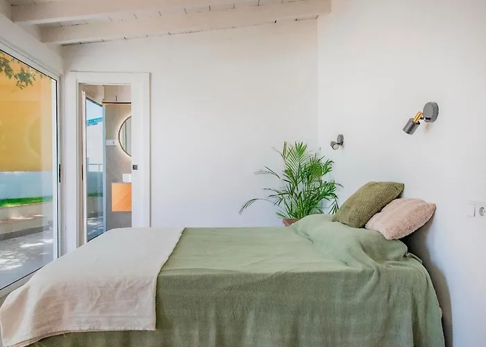 Countryside Elegant 4-bedroom Suite, Pool&garden Vakantiehuis