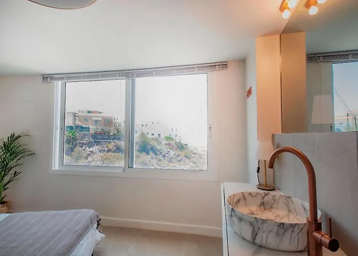 Countryside Elegant 4-bedroom Suite, Pool & Garden Сasa de vacaciones