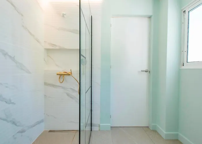 Сasa de vacaciones Countryside Elegant 4-bedroom Suite, Pool & Garden