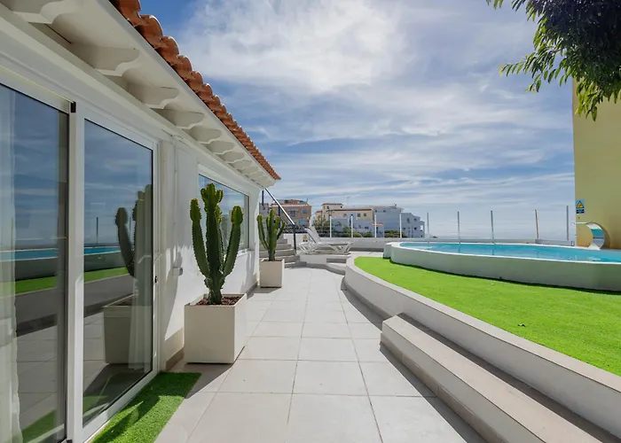 Tatil Evi Countryside Elegant 4-bedroom Suite, Pool & Garden *