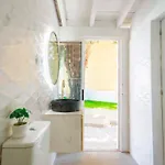 Countryside Elegant 4-bedroom Suite, Pool & Garden * Los Menores