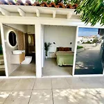 Vakantiehuis Countryside Elegant 4-bedroom Suite, Pool&garden Los Menores