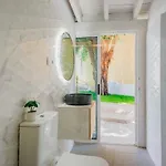 Countryside Elegant 4-bedroom Suite, Pool&garden Los Menores