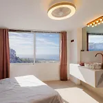 Countryside Elegant 4-bedroom Suite, Pool&garden Vakantiehuis *