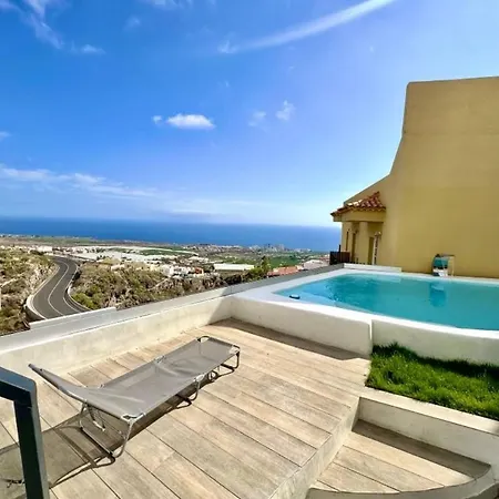 Ferienhaus Countryside Elegant 4-bedroom Suite, Pool & Garden