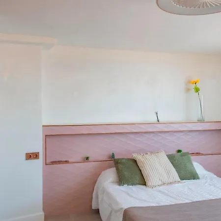 Countryside Elegant 4-bedroom Suite, Pool & Garden Ferienhaus *