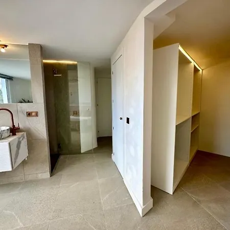 Countryside Elegant 4-bedroom Suite, Pool & Garden Tatil Evi *