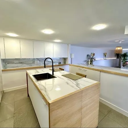 Countryside Elegant 4-bedroom Suite, Pool & Garden Los Menores