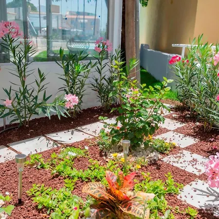 Countryside Elegant 4-bedroom Suite, Pool & Garden Ferienhaus Los Menores