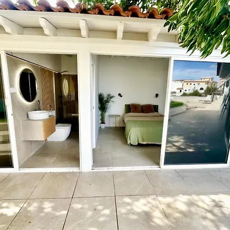 Ferienhaus Countryside Elegant 4-bedroom Suite, Pool & Garden Los Menores