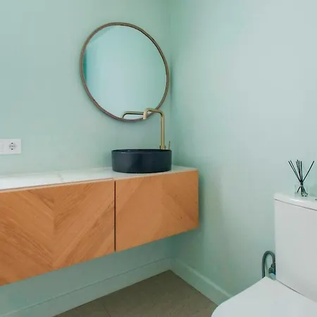 Ferienhaus Countryside Elegant 4-bedroom Suite, Pool & Garden