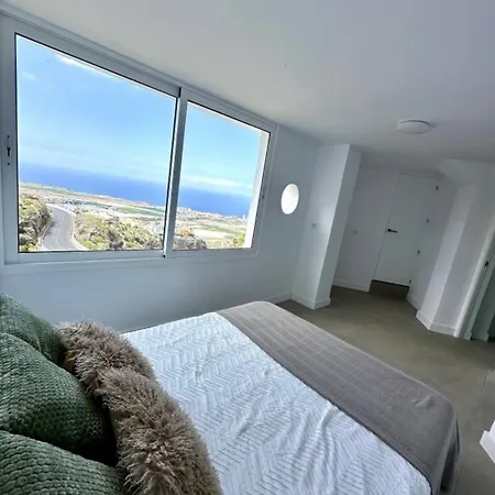 Countryside Elegant 4-bedroom Suite, Pool & Garden * Los Menores