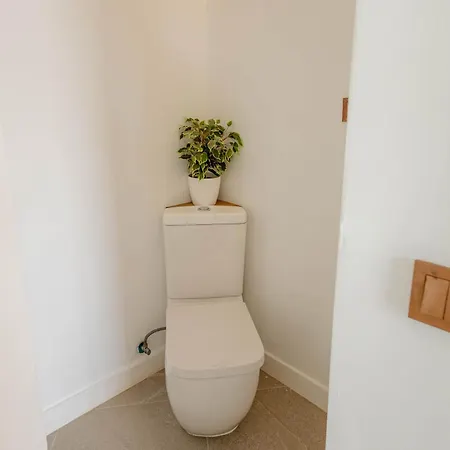 Countryside Elegant 4-bedroom Suite, Pool&garden Los Menores