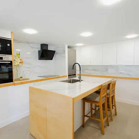 Countryside Elegant 4-bedroom Suite, Pool&garden Vakantiehuis *