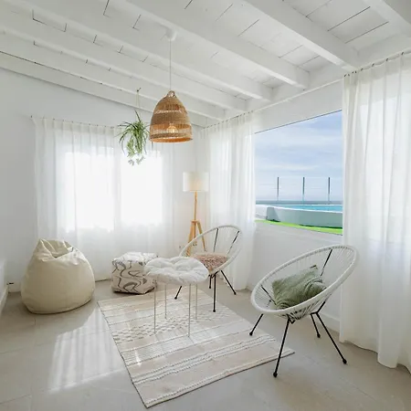 Countryside Elegant 4-bedroom Suite, Pool & Garden Ferienhaus *