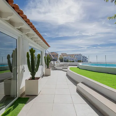 Ferienhaus Countryside Elegant 4-bedroom Suite, Pool & Garden *