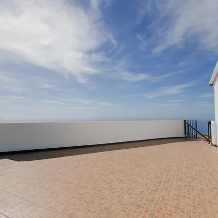 Countryside Elegant 4-bedroom Suite, Pool & Garden *